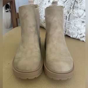 Women’s Chelsea Boots
